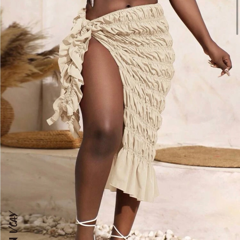 Ruffle hem knot side cover up
